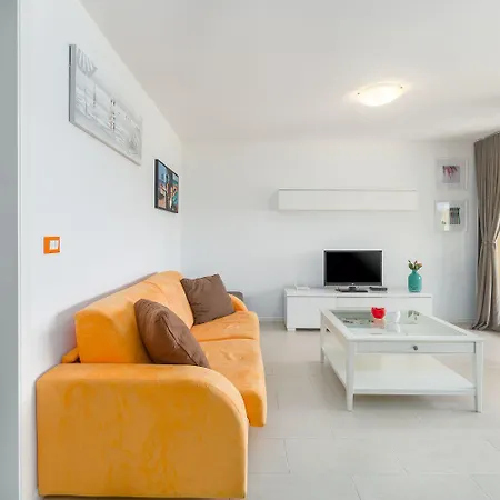 Apartman Extravagantes In Perfekter Lage - 300 Meter Zum Und 100 Meter Ins Zentrum *