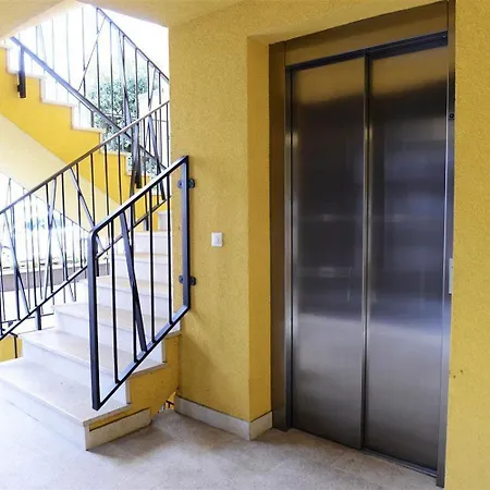 Apartman Extravagantes In Perfekter Lage - 300 Meter Zum Und 100 Meter Ins Zentrum