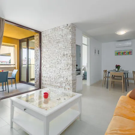 Extravagantes In Perfekter Lage - 300 Meter Zum Und 100 Meter Ins Zentrum Apartman